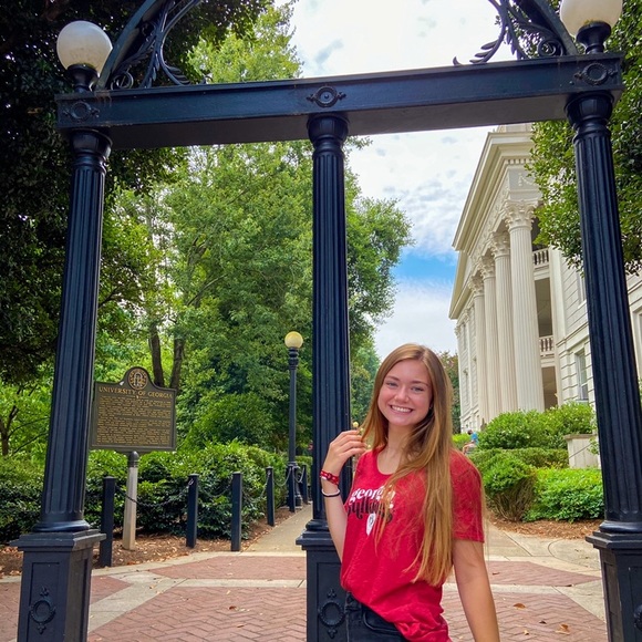 Meet your Posher, Emmy - Picture 3 of 4